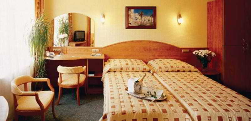 Normafa Hotel Budapest Rum bild